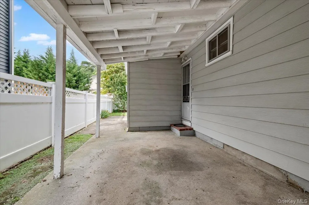 1915 Carroll Avenue Merrick, NY 11566
