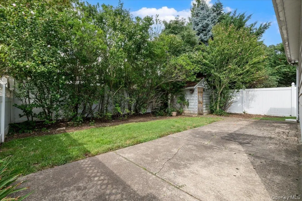 1915 Carroll Avenue Merrick, NY 11566