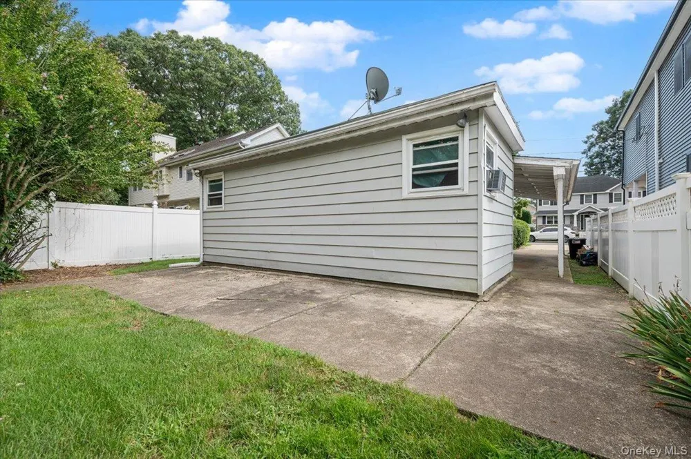 1915 Carroll Avenue Merrick, NY 11566