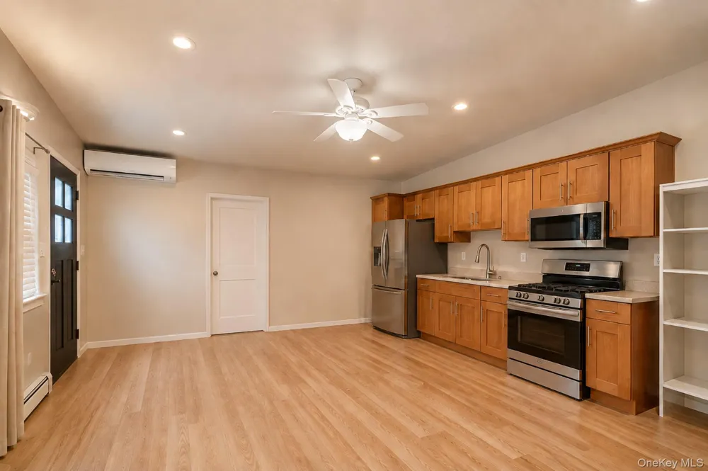 887 Pine Street Brooklyn, NY 11208
