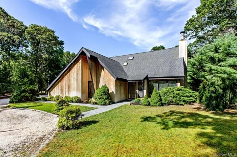 6 Strathmore Court