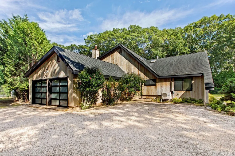 6 Strathmore Court Remsenburg, NY 11960