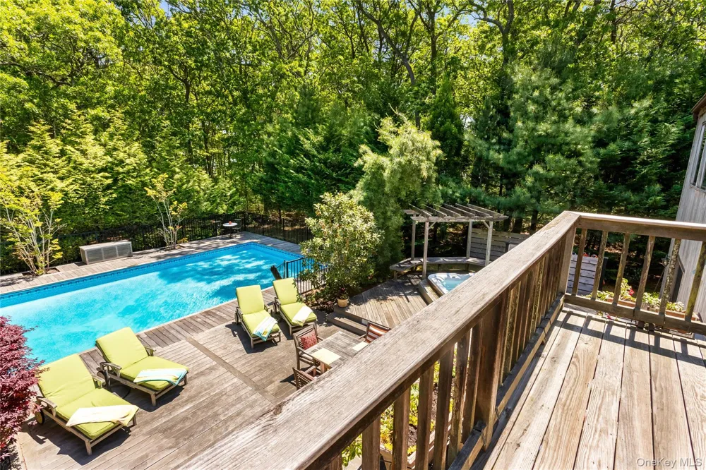 6 Strathmore Court Remsenburg, NY 11960