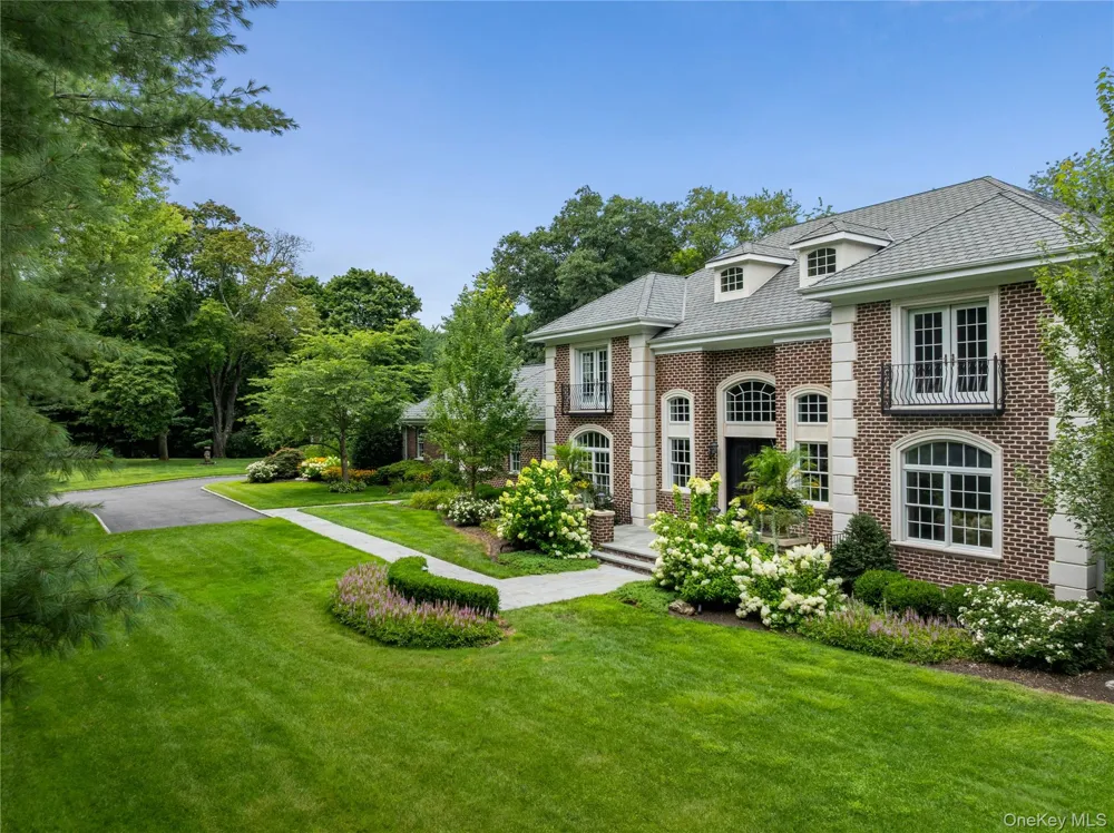898 Chicken Valley Road Matinecock, NY 11560