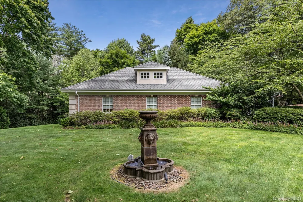 898 Chicken Valley Road Matinecock, NY 11560