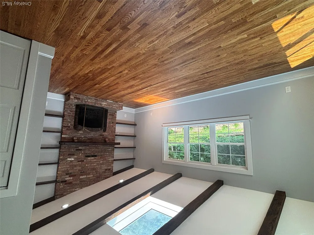 28 Wayaawi Avenue Bayville, NY 11709