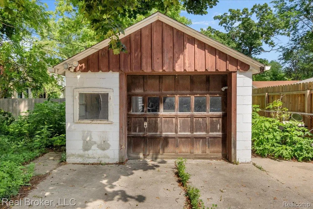 624 Prospect Road Ypsilanti City, MI 48198