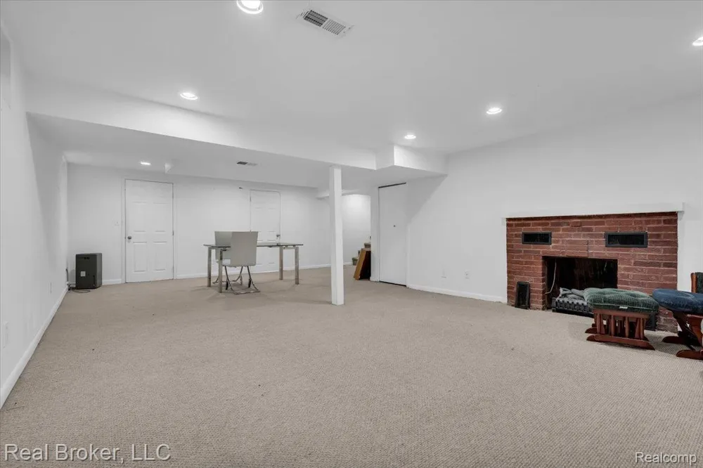 624 Prospect Road Ypsilanti City, MI 48198