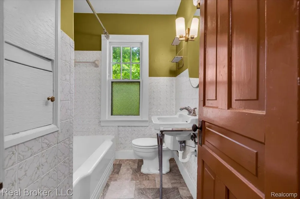624 Prospect Road Ypsilanti City, MI 48198