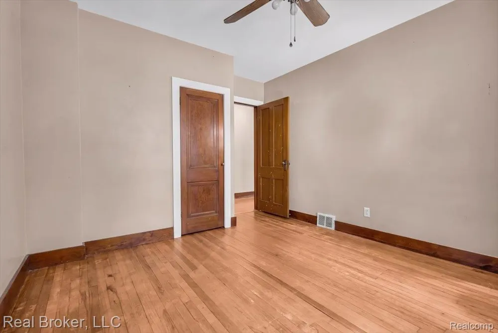 624 Prospect Road Ypsilanti City, MI 48198