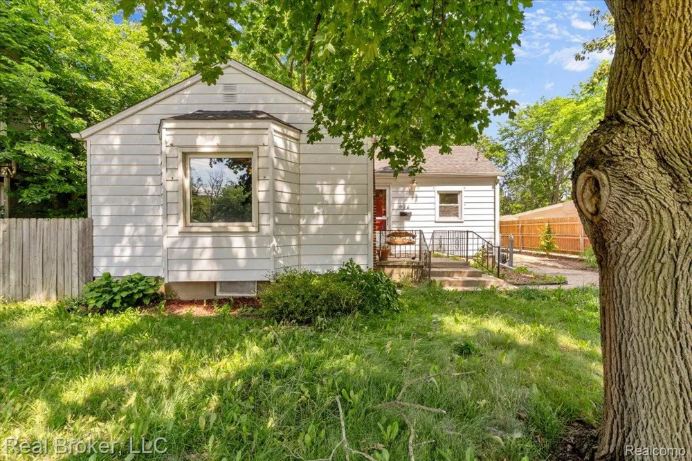 624 Prospect Road Ypsilanti City, MI 48198
