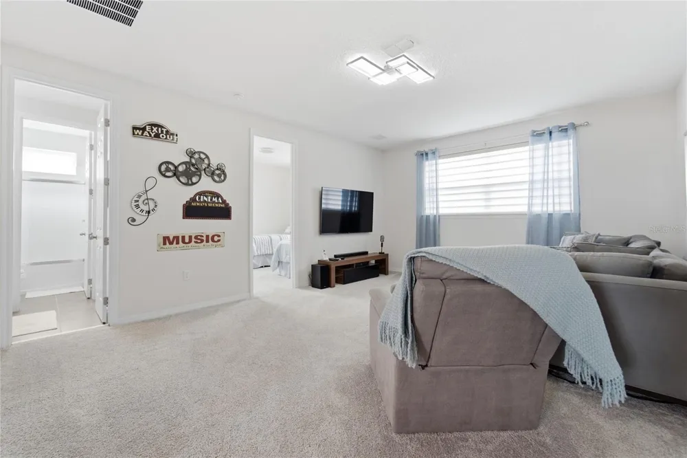 9083 SUNSHINE RIDGE LOOP Kissimmee, FL 34747