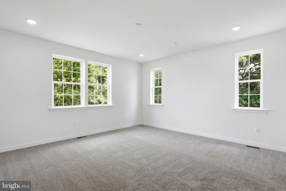 19004 AMESBURY ROAD Hagerstown, MD 21742