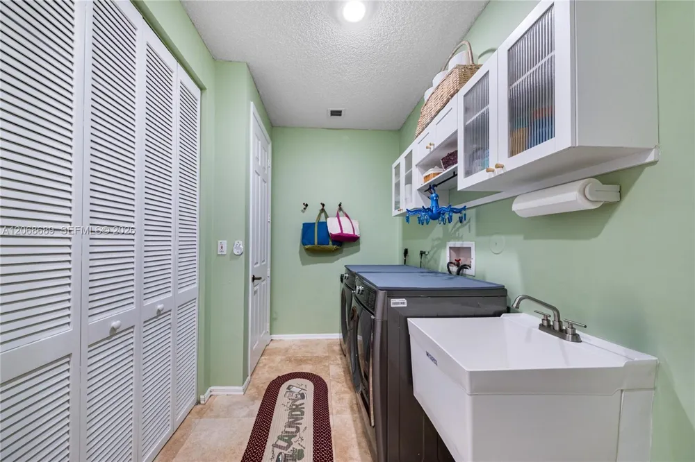 10660 SW 44th Ct Davie, FL 33328