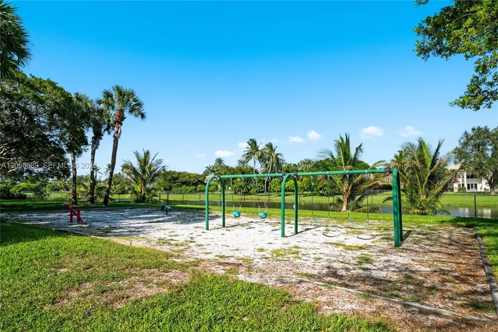 10660 SW 44th Ct Davie, FL 33328