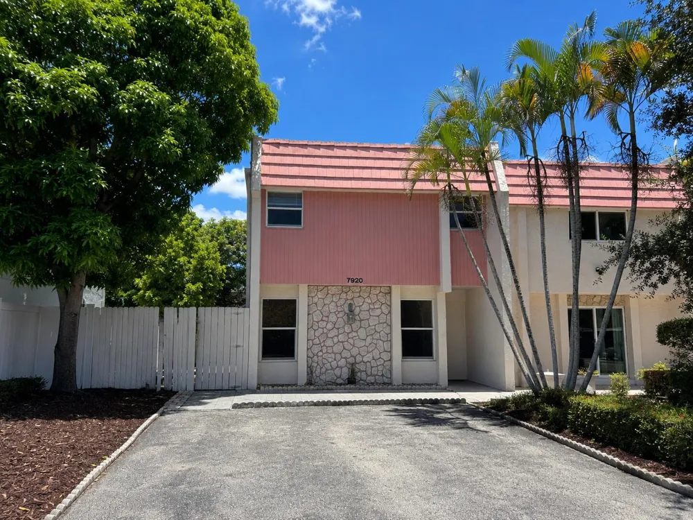 7920 SW 7TH PLACE North Lauderdale, FL 33068
