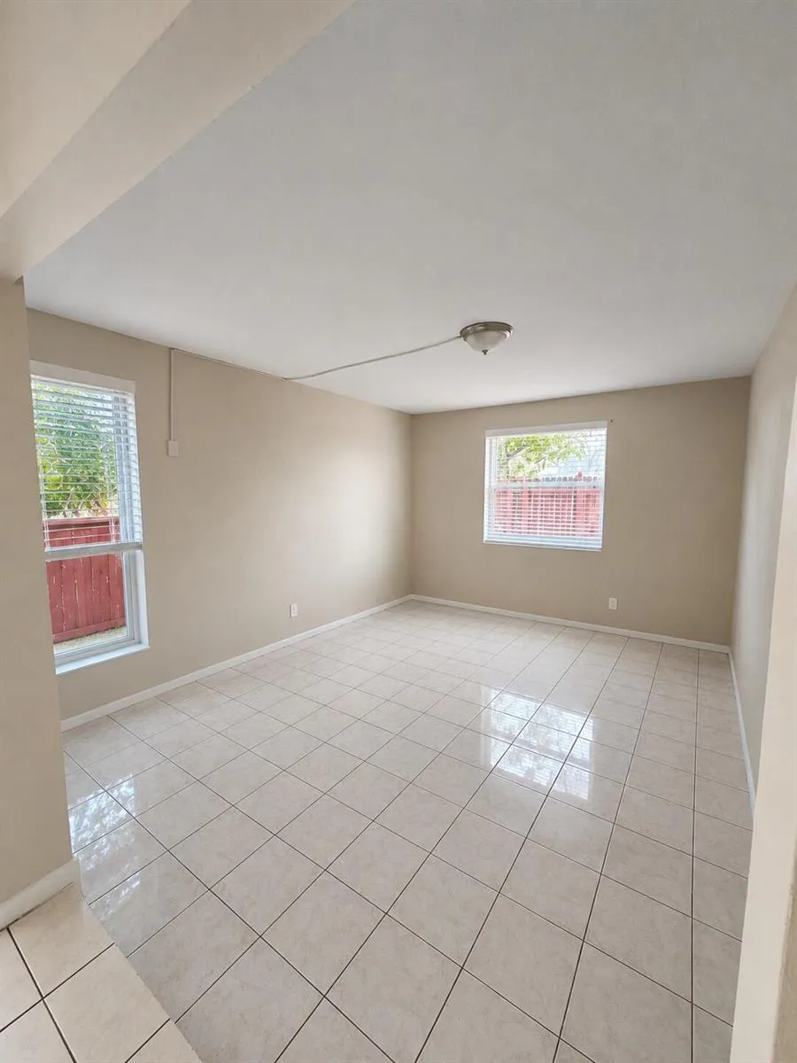 7920 SW 7TH PLACE North Lauderdale, FL 33068