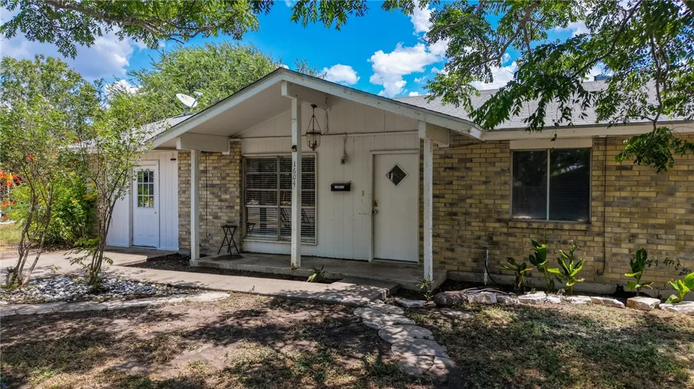 1604 Cadillac Three Rivers, TX 78071
