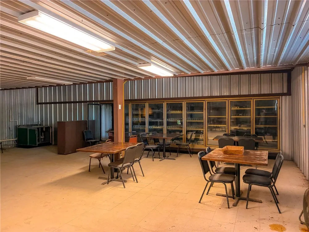 1994 Hwy 281 George West, TX 78022