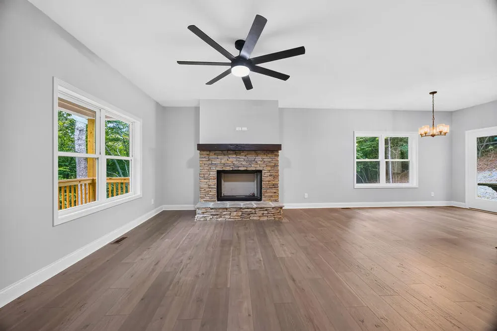 4546 Lee Pike Soddy Daisy, TN 37379