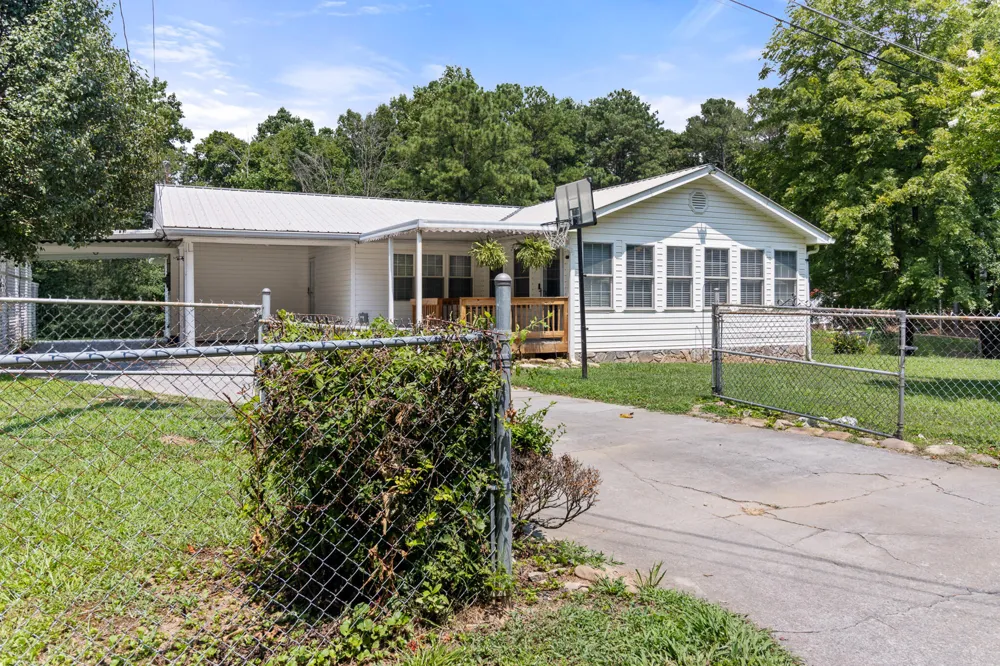 4317 Bass Mchan Drive NE Dalton, GA 30721