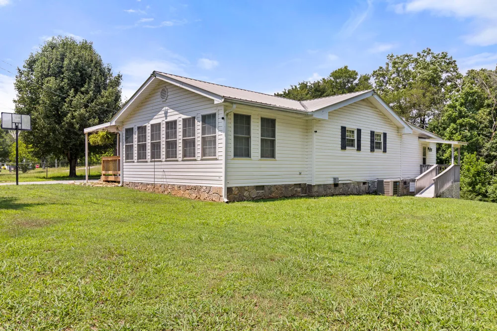 4317 Bass Mchan Drive NE Dalton, GA 30721