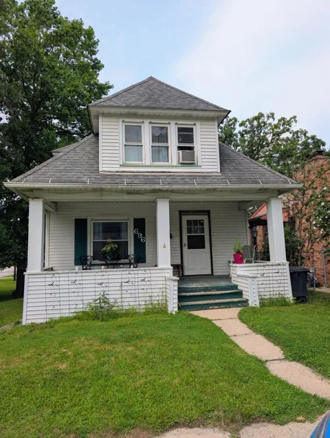 696 Water Street