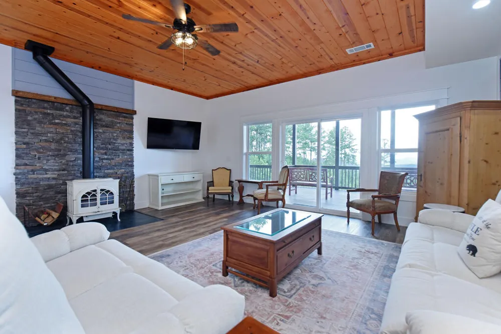732 Ridge Pointe Way Blairsville, GA 30512