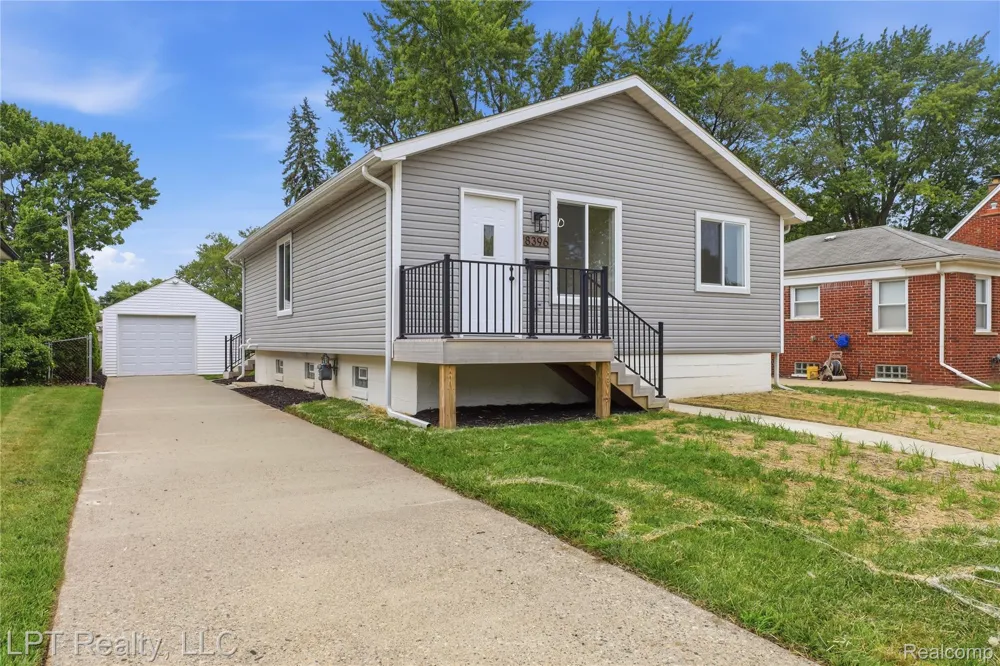 8396 Dale Street Center Line City, MI 48015