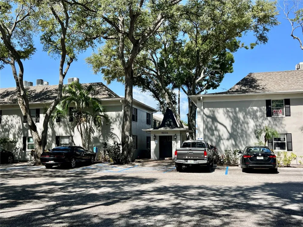 5221 BAYSHORE BOULEVARD #29 Tampa, FL 33611
