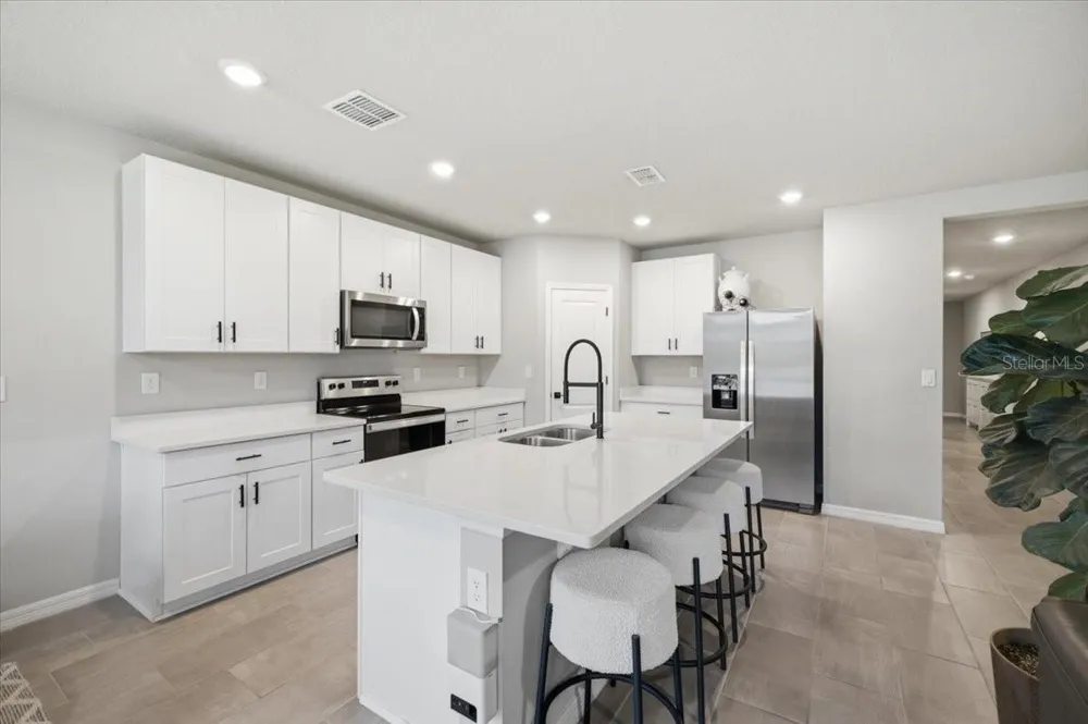 10119 DAYBREAK GLEN Parrish, FL 34219