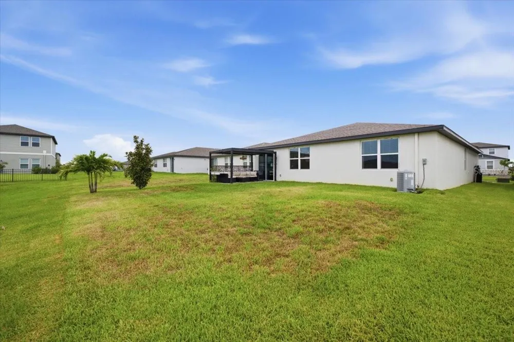 10119 DAYBREAK GLEN Parrish, FL 34219