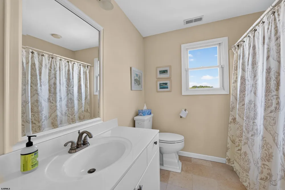 175 N Beach Ave Cape May Court House, NJ 08210