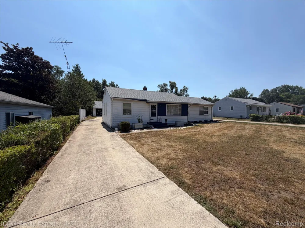 5718 Parkdale Drive Shelby Charter Township, MI 48317