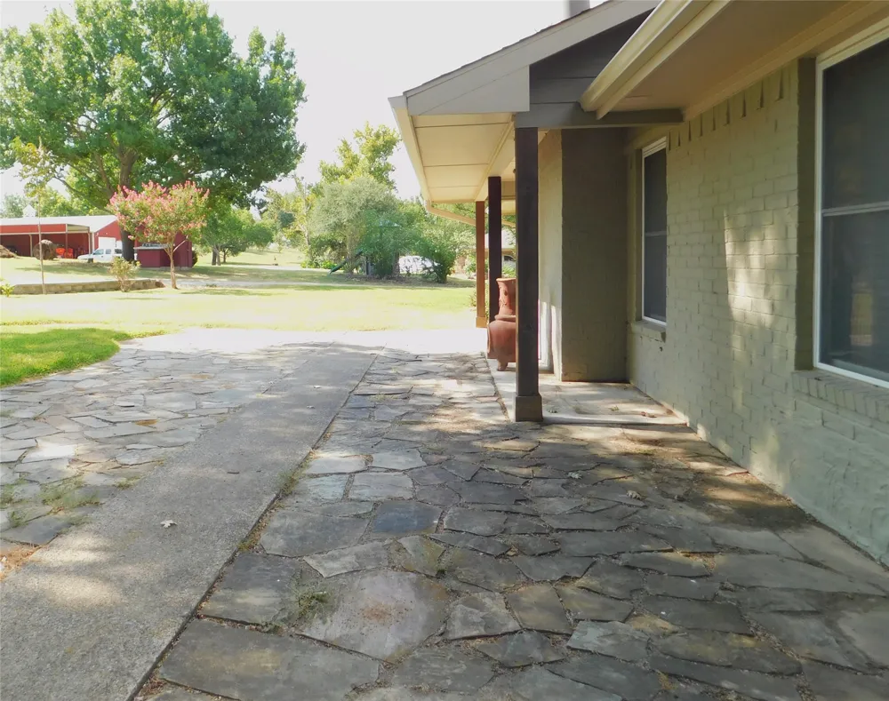 897 John George Lane Sanger, TX 76266