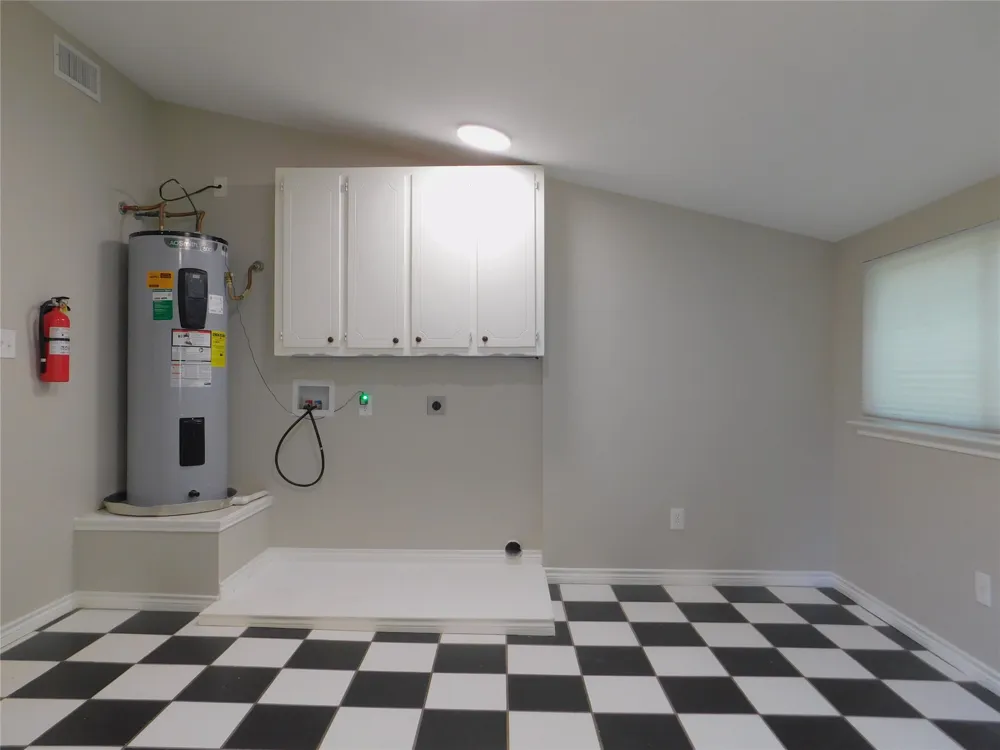 897 John George Lane Sanger, TX 76266