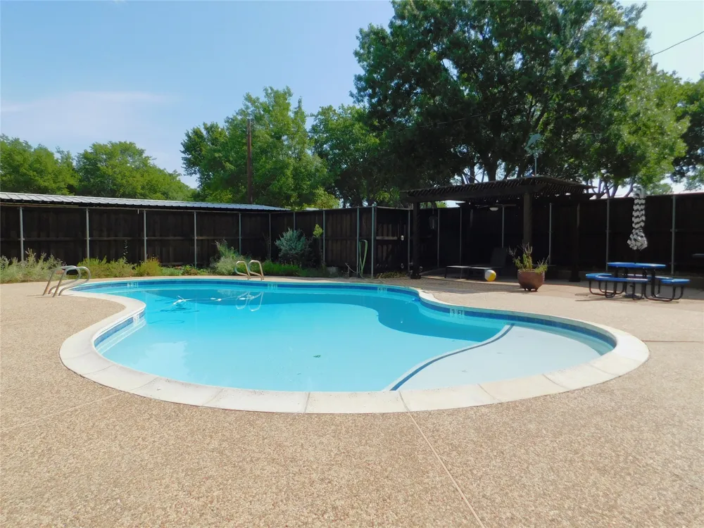 897 John George Lane Sanger, TX 76266