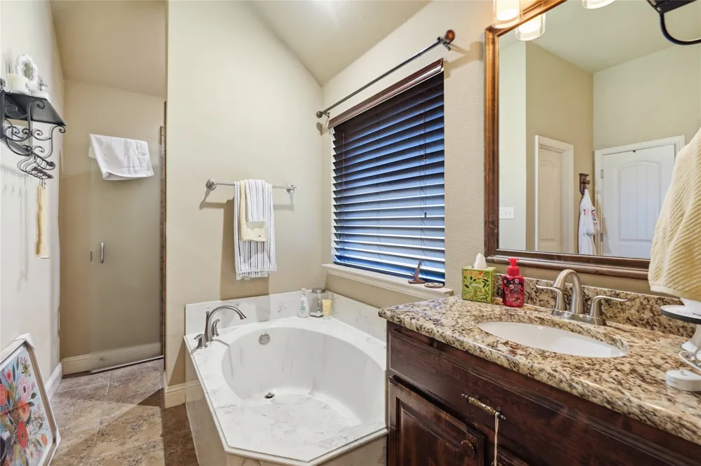 168 Whitetail Drive Willow Park, TX 76008