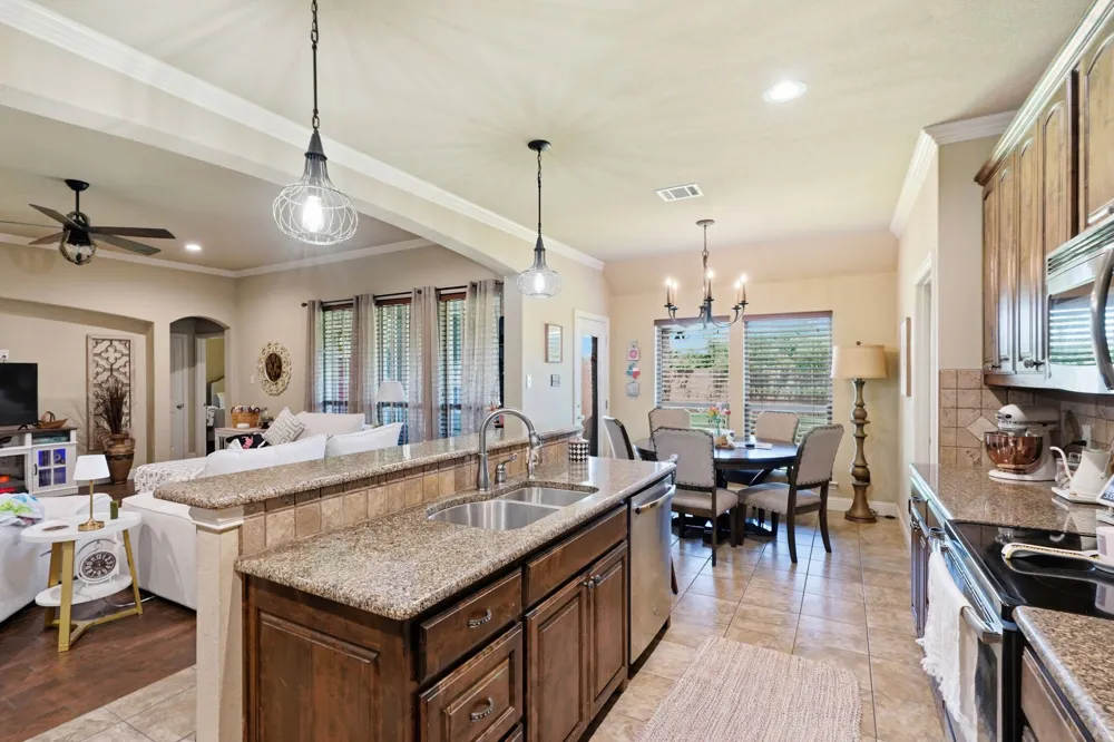 168 Whitetail Drive Willow Park, TX 76008