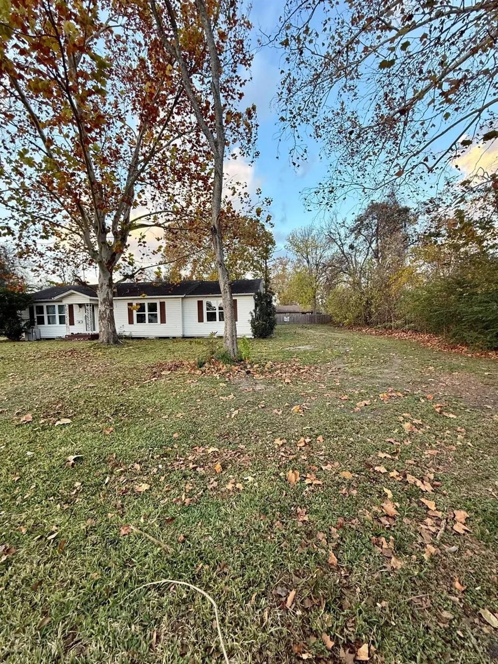700 E Wallisville Road Highlands, TX 77562