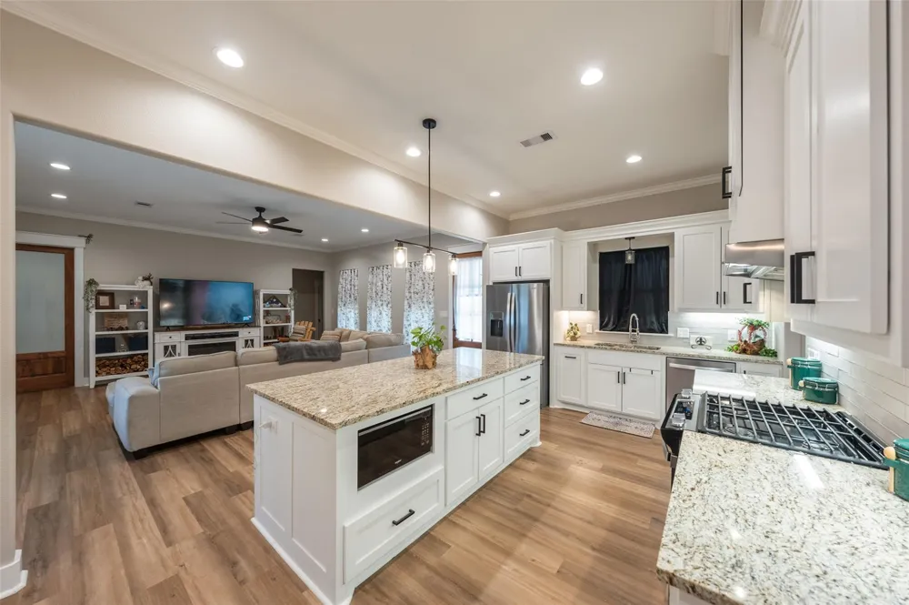 60 Bluegill Drive Shepherd, TX 77371