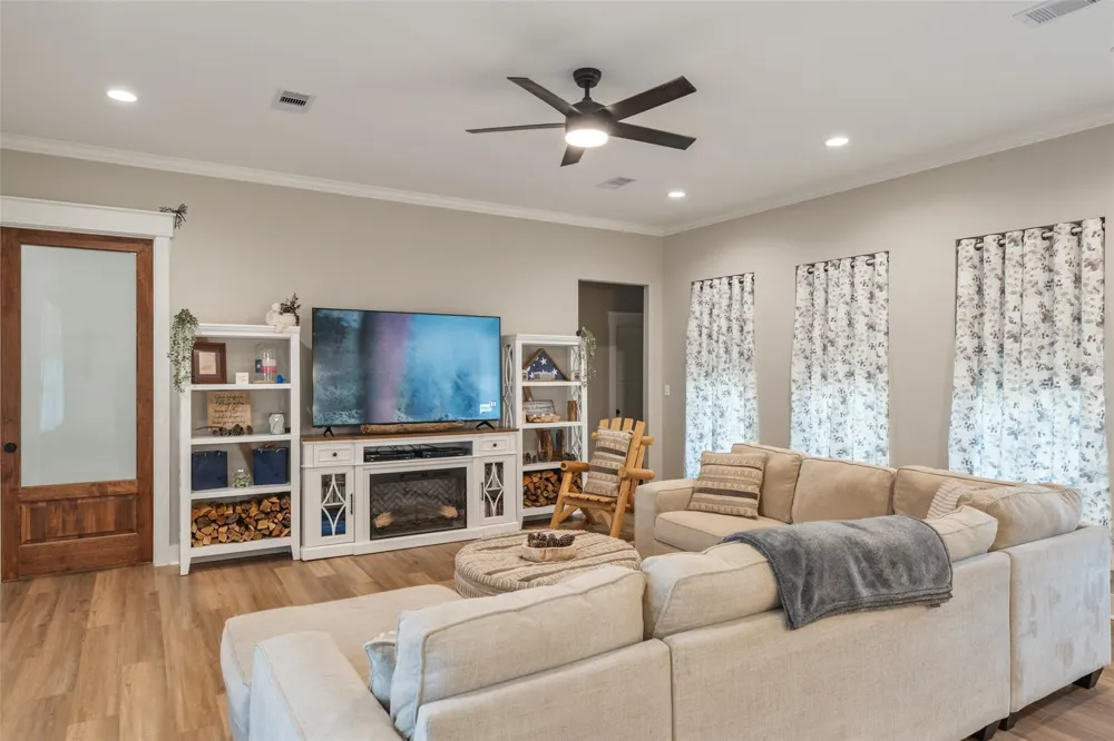 60 Bluegill Drive Shepherd, TX 77371