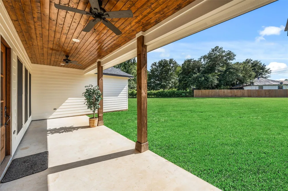 60 Bluegill Drive Shepherd, TX 77371