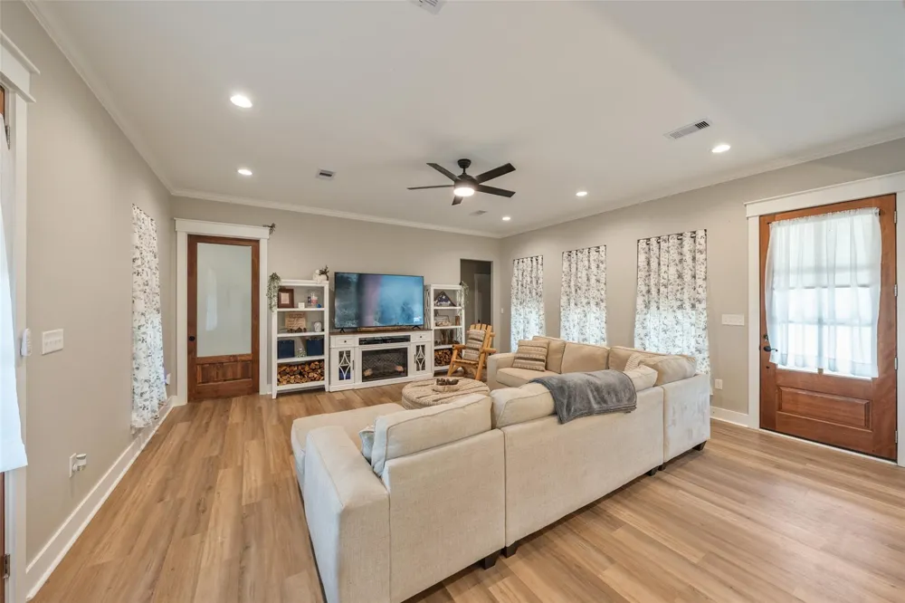 60 Bluegill Drive Shepherd, TX 77371