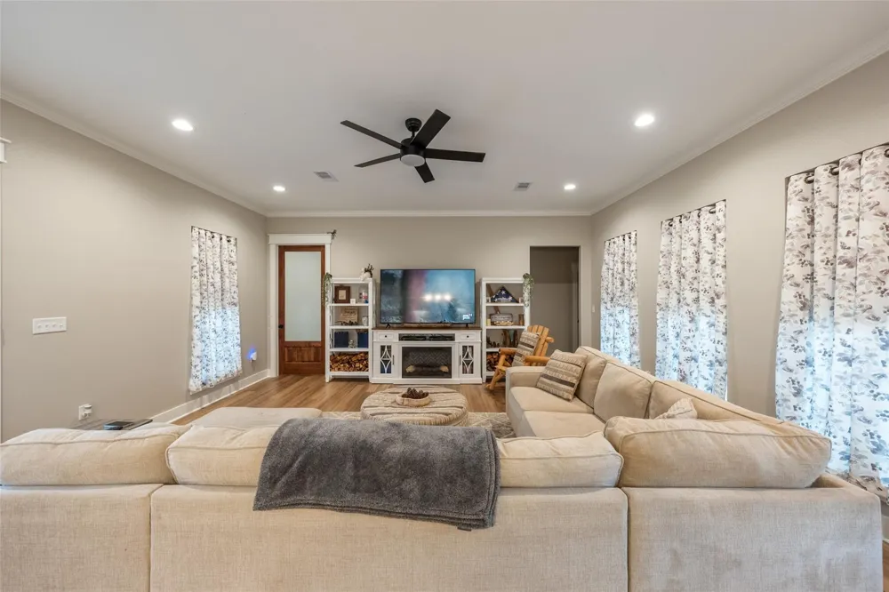 60 Bluegill Drive Shepherd, TX 77371