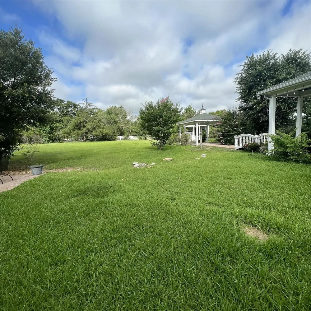 9500 Mayfield Avenue #E Shiro, TX 77876