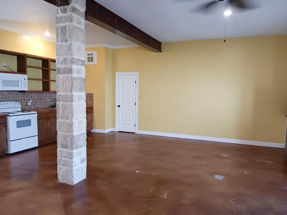 9500 Mayfield Avenue #E Shiro, TX 77876