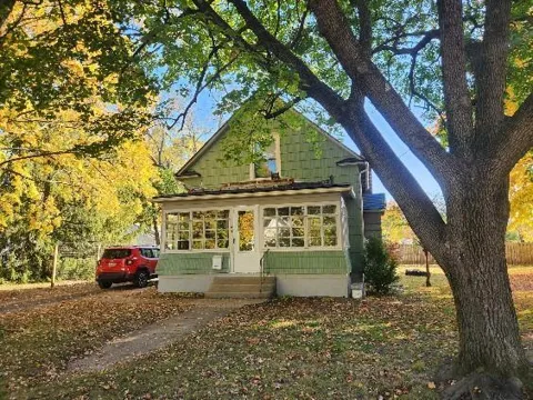 43 W Willard