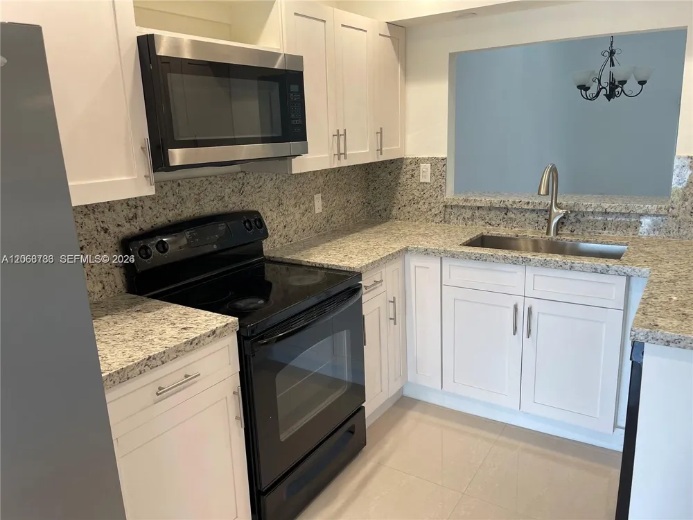 4157 SW 85th Ave #3 Davie, FL 33328