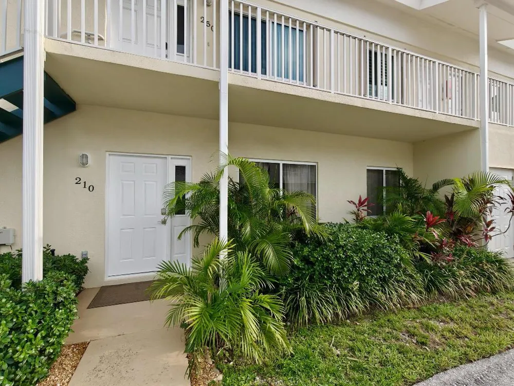 210 BELLA VISTA COURT #10 Jupiter, FL 33477